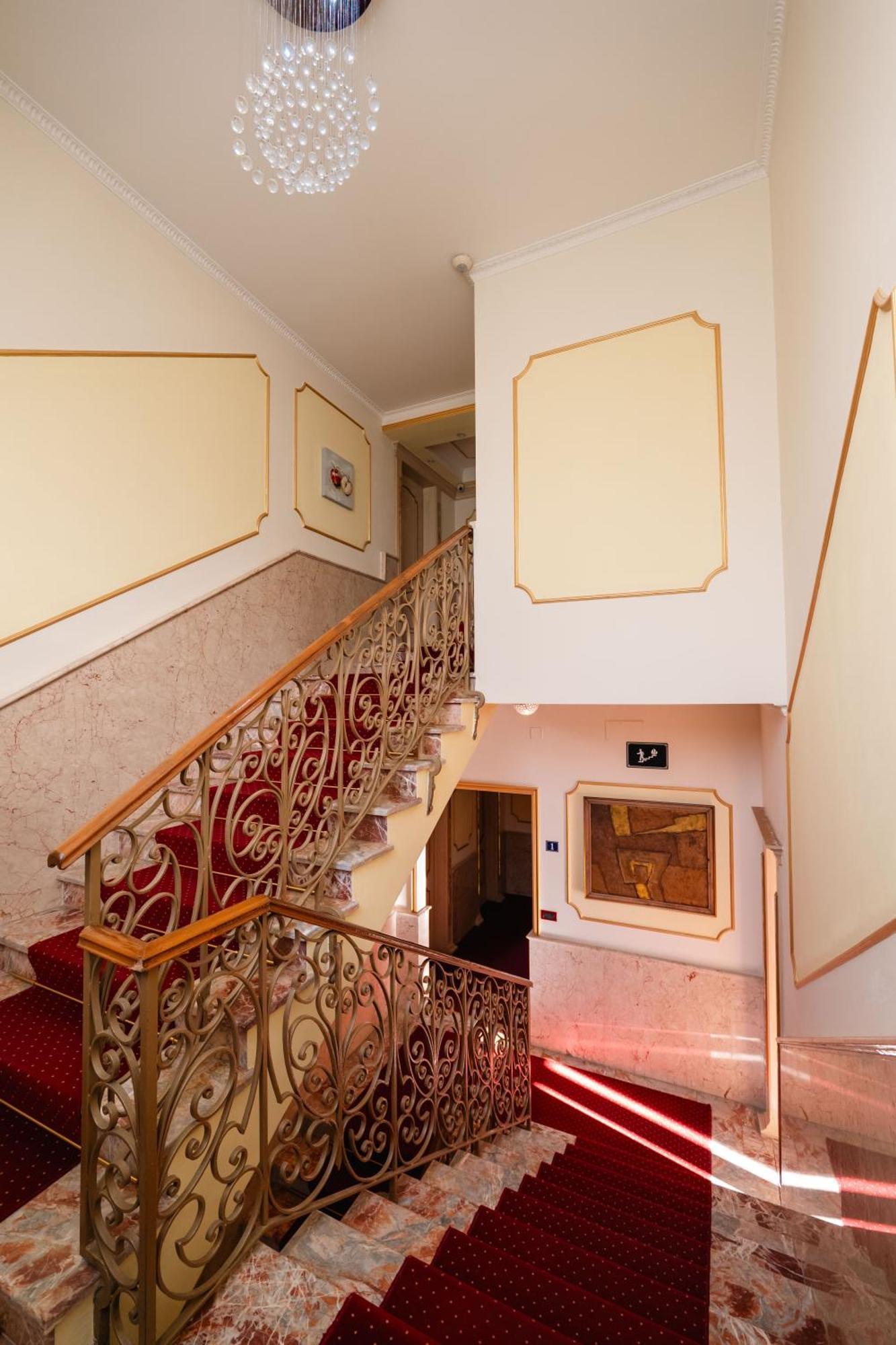 Olimpic Hotel Tiranë Eksteriør bilde
